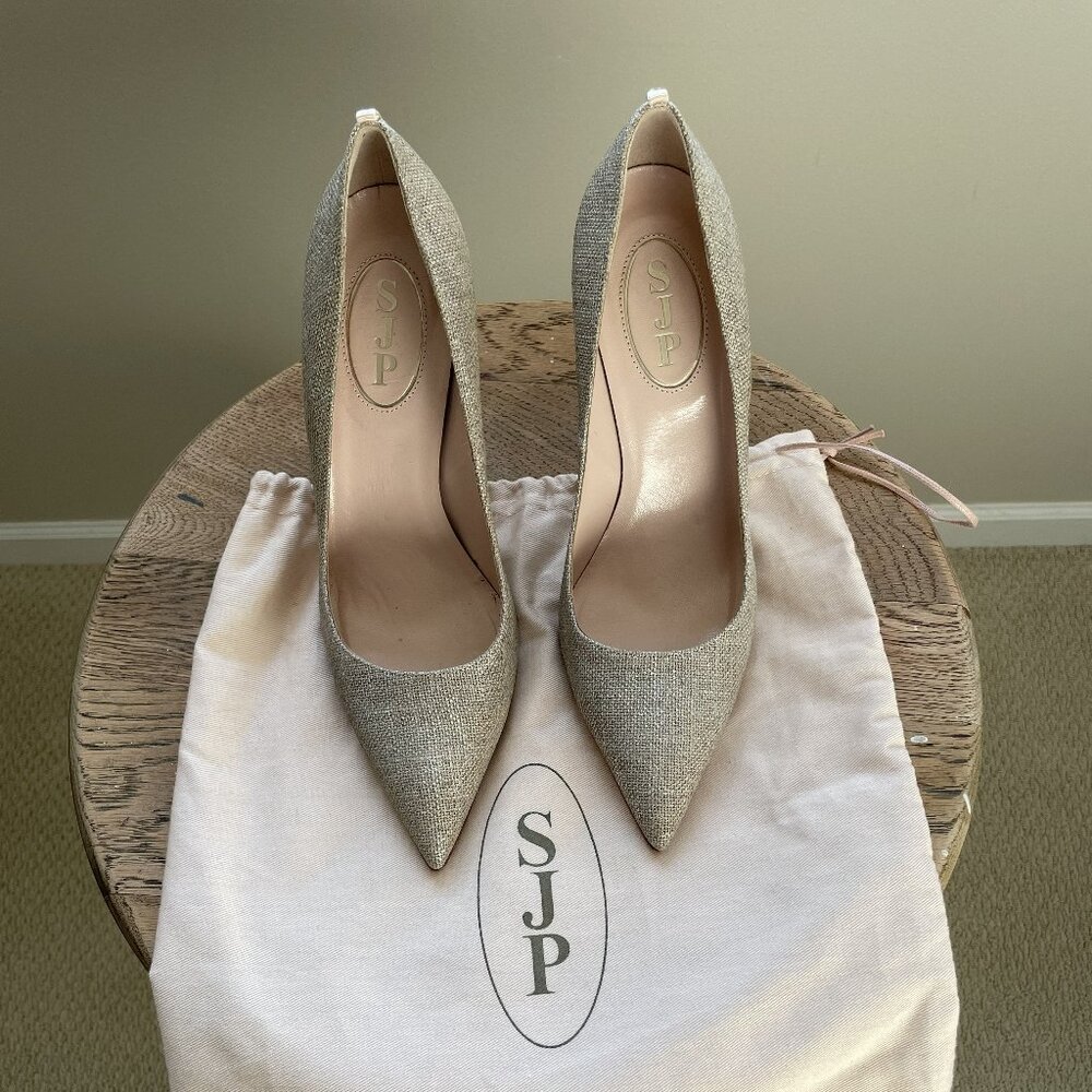 SJP by Sarah Jessica Parker Fawn Pumps in Taupe